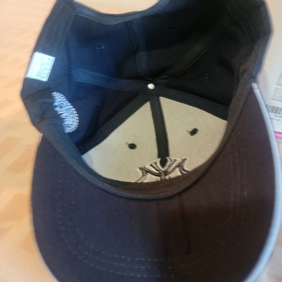 New York Yankees Cap - Picture 5 of 6